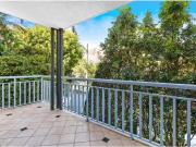 Just in! 1/20 Terrace Street, Spring Hill Apartment for...