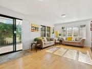 Rental! 14 Kardan Circuit, Karawara, WA 6152