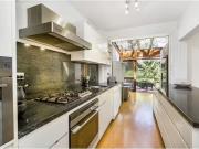 Nice 19 Mc Dougall Street, Kirribilli House for rent...