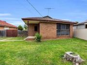 Cozy 19 Vista Drive, Melton, VIC 3337