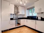 Nice 1 BA 1 bedroom flat for rent in Ringwood Gardens,...