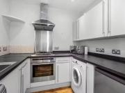 Deal! 1 BA 2 bedroom flat for rent in Croham Road, South...