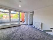 Cozy 1 BA 2 bedroom flat for rent in Shepherds Gardens,...