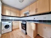 Just in! 1 BA 2 bedroom Flat to rent, Cranbrook Close,...