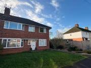 Cozy 1 BA 2 bedroom maisonette for rent in Lodge Road,...