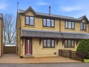 Nice 1 BA 3 bedroom semi detached house for rent in...