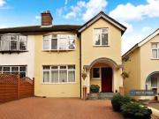 Charming 1 BA 3 bedroom semi detached house for rent in...