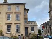 Cheap 1 BA 4 bedroom apartment for rent in St Pauls Road...