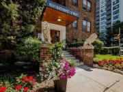 Cozy 1 BA Unit Bachelor Tichester Park Manors