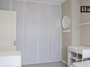 Just in! 1 BR Bed for rent in 4 bedroom house in...