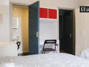 Just in! 1 BR Bed for rent in 6 bedroom house in...