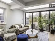 Cheap 1 BR Modern and Spacious Colliers Wood Home