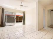 For Rent! 2/4 Hedges Avenue, Mermaid Beach, QLD 4218