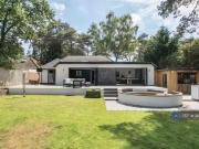 Cozy 2 BA 5 bedroom bungalow for rent in Boundary Lane,...