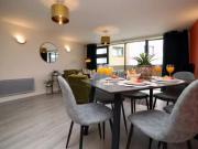 Cheap 2 bedroom apartment for rent in Deanery Road BS1