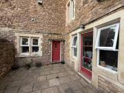 Unique 2 bedroom apartment for rent in Downside Road,...