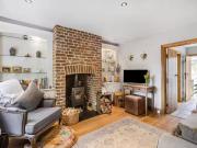 Nice 2 bedroom cottage for rent in High Road, Essendon,...