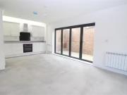 Just in! 2 bedroom end of terrace house for rent in...