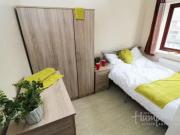 Unique 2 bedroom flat share for rent in Bodmin Grove, B...