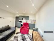 Deal! 2 bedroom penthouse for rent in Conditioning...