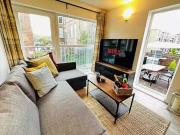 Unique 2 BR Pelling Street