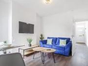 Cozy 2 BR Queen Mary's Road