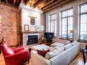 Cozy 33 50 Rue St Paul O. Montréal Ville Marie, QC, H2Y 1Y8.