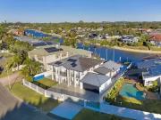 Cozy 35 Allandale Entrance, Mermaid Waters, QLD 4218