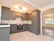 Deal! 3 bedroom semi detached house for rent in Mearley...