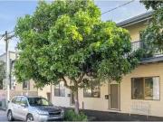 Unique 3 BR 16 Zaara Street, Newcastle East Apartment...