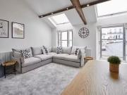 Just in! 3 BR East Crescent