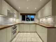 Cozy 3 BR Property & Houses to Rent: Farnborough Road,...