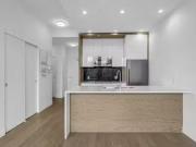 Nice 3Xx 6733 Cambie Street, Vancouver, BC, V6P 3H1...