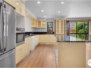 Unique 41A Dutton Street, COOLANGATTA Townhouse for rent...