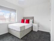 Cheap 4 bedroom house for rent in Ambleside Avenue,...