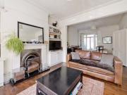 Unique 4 bedroom property to let in Sidney Road,...