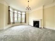 Nice 4 bedroom semi detached house for rent in Cairns...