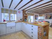 Nice 5 bedroom detached house for rent in Hainworth,...