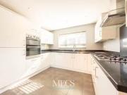 Nice 5 bedroom semi detached house for rent in...