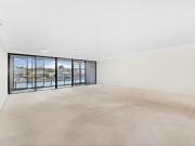 Cozy 63/3 Macquarie Street, Sydney Apartment for rent...