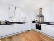 Cheap Flat to rent in Flotilla House, Juniper Drive SW18