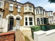 Deal! Flat to rent in Harold Road, London E13