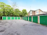 Unique Flat to rent in Sharrow Close, Haywards Heath RH16