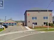 Nice Unit 3 85 Executive Court, Toronto, ON, M1S 5W9 comme.