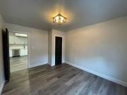 Unique UNIT 6 233 Vicotira ave n