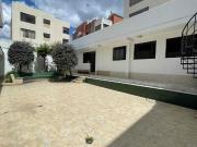 Rento amplia casa Urbanización Segura MONTESERRIN