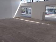 Rento amplio local comercial de 200 m2 de superficie en...