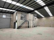 RENTO BODEGA 440m2 CERCA AV HUAYACAN CON OFICINA A ESTRENAR