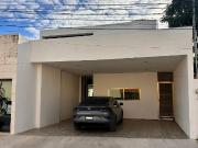 rento casa a una calle de universidad modelo