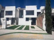 Rento Casa al Norte Fracc Stacia junto a Paseos de...